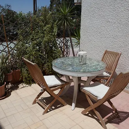 Apartment Aquarian Beachfront Apartment Larnaca