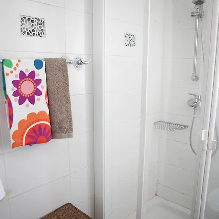 아파트 Aquarian Beachfront 라르나카
