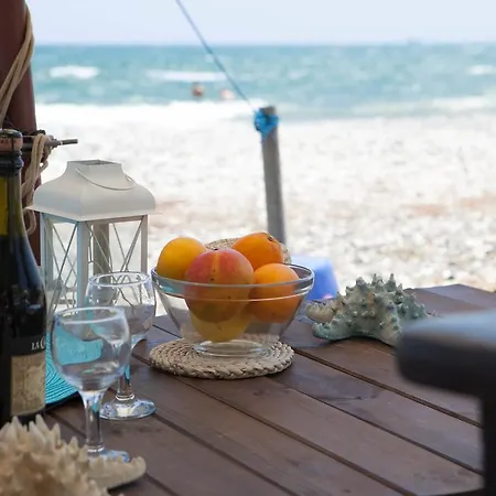 Aquarian Beachfront Apartment Apartman Lárnaka