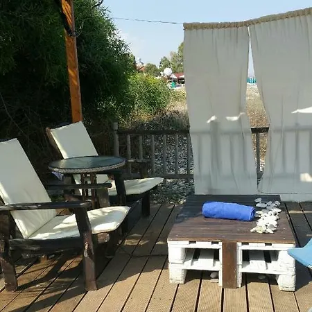 Aquarian Beachfront Apartment Apartman Lárnaka